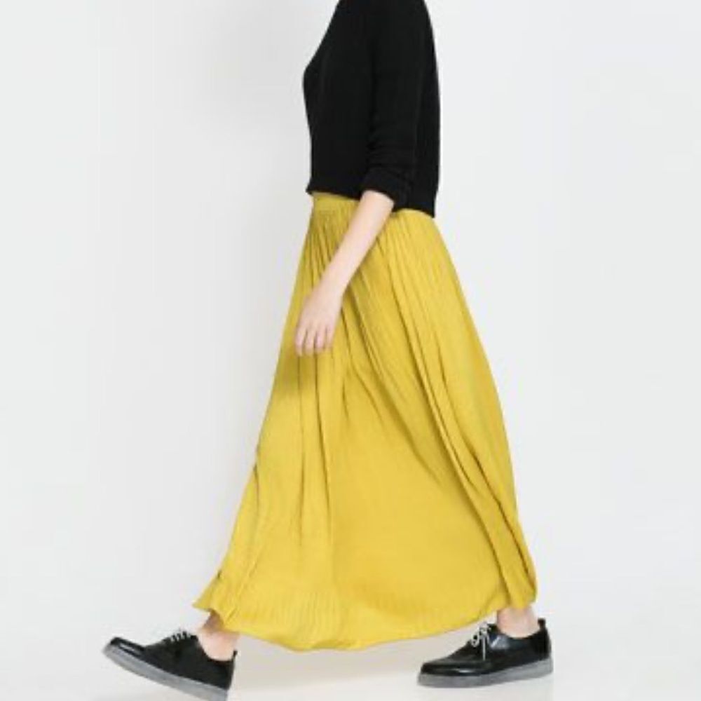 Zara yellow silky maxi skirt size small